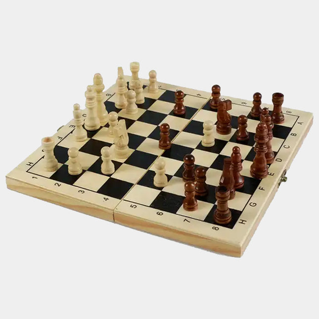 لعبة طاولة زهر وشطرنج Backgammon and chess game